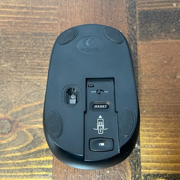 Logitech Mouse (Black & Red) - Picture 3 of 3